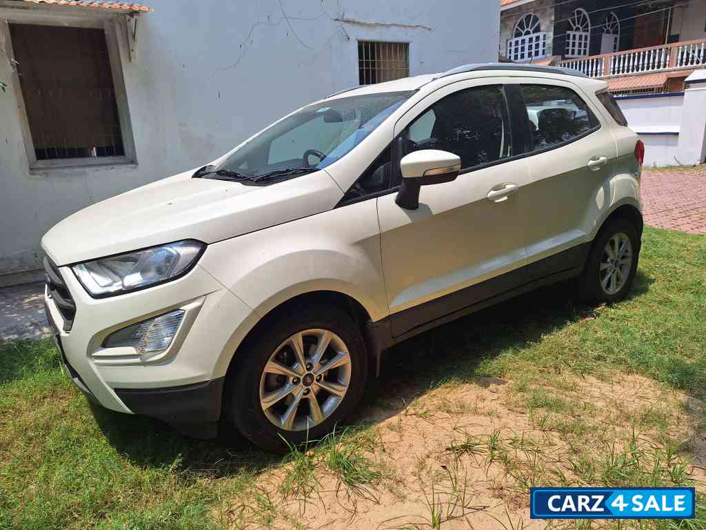 Diamond White Ford Ecosport Titanium 1.5 Petrol MT