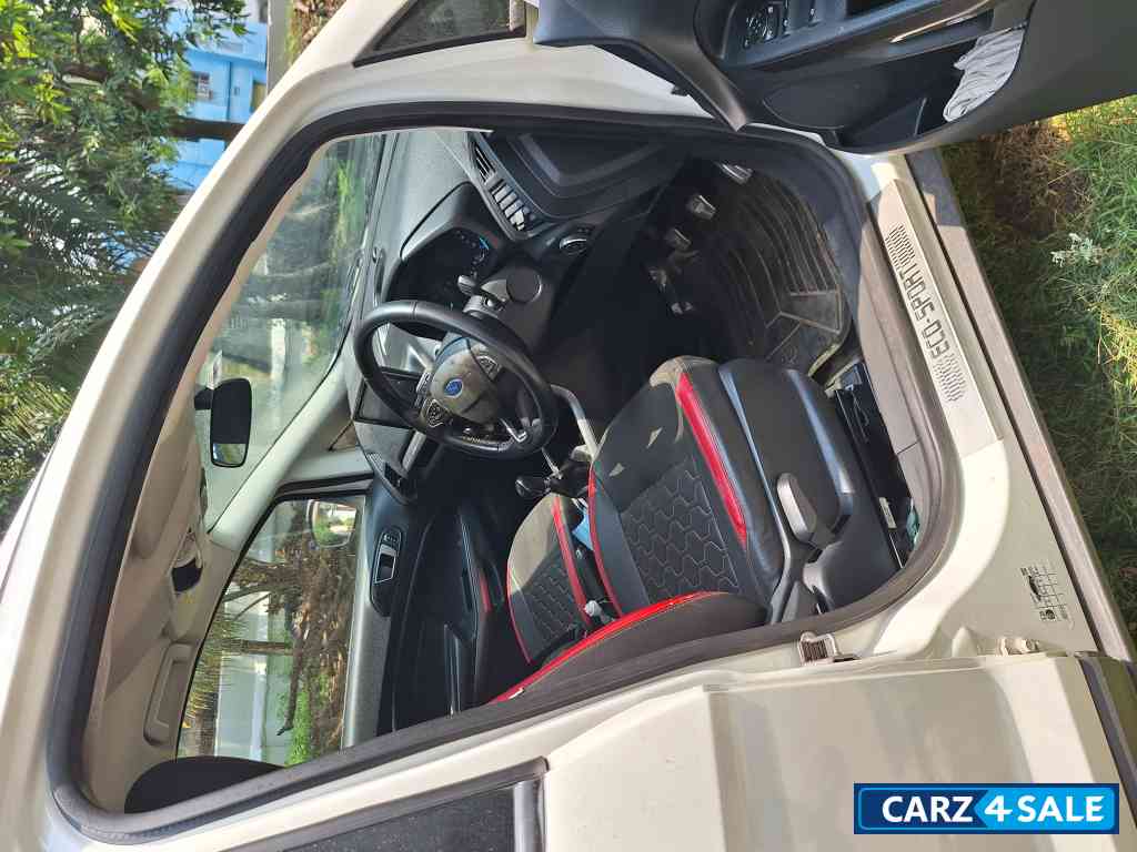 Diamond White Ford Ecosport Titanium 1.5 Petrol MT