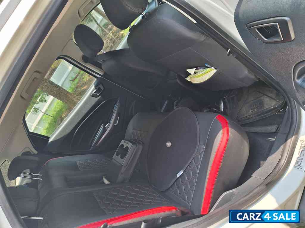 Diamond White Ford Ecosport Titanium 1.5 Petrol MT