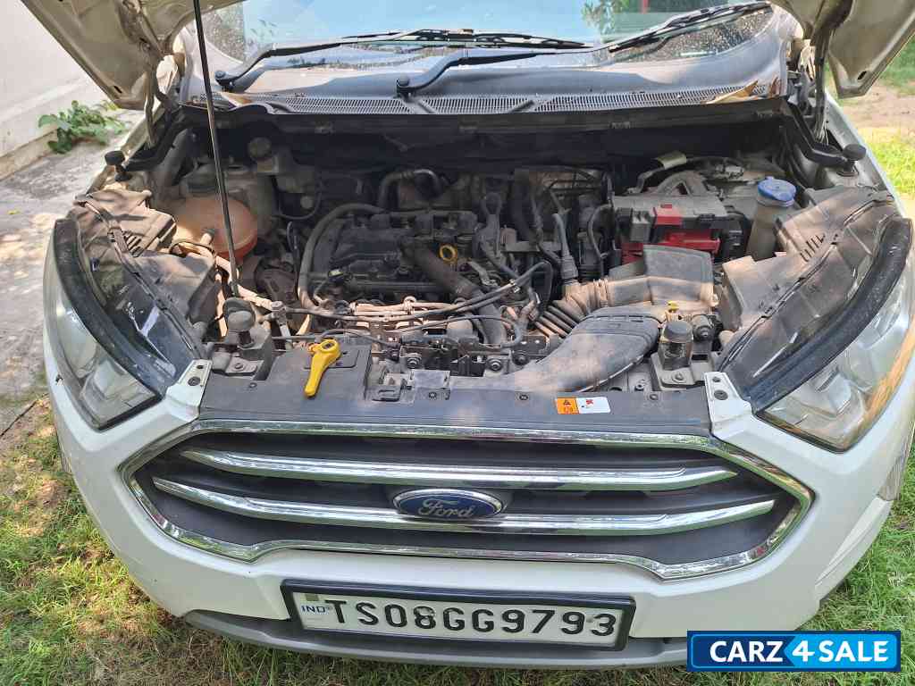 Diamond White Ford Ecosport Titanium 1.5 Petrol MT