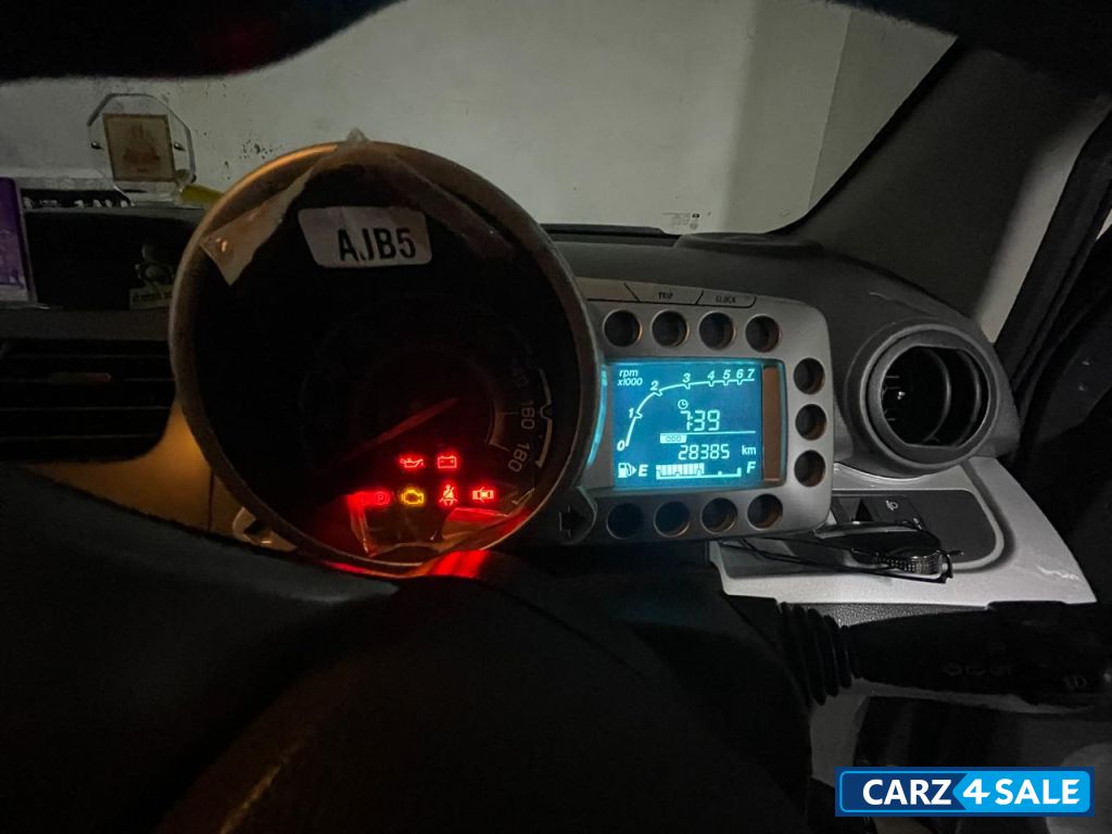 Chevrolet Beat LT PETROL