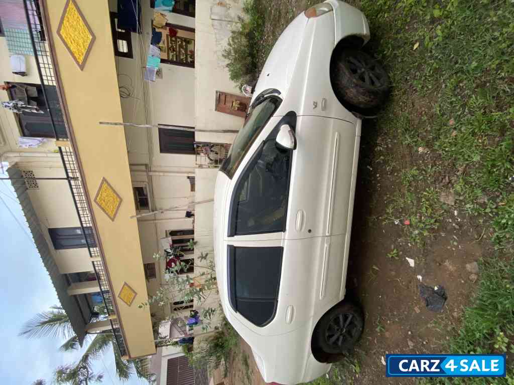 P White Tata Indigo INDIGO CS EVX BS4