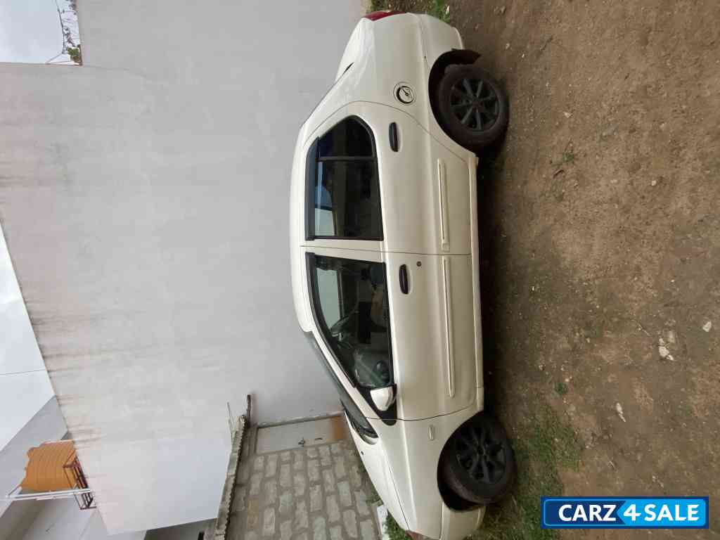 P White Tata Indigo INDIGO CS EVX BS4