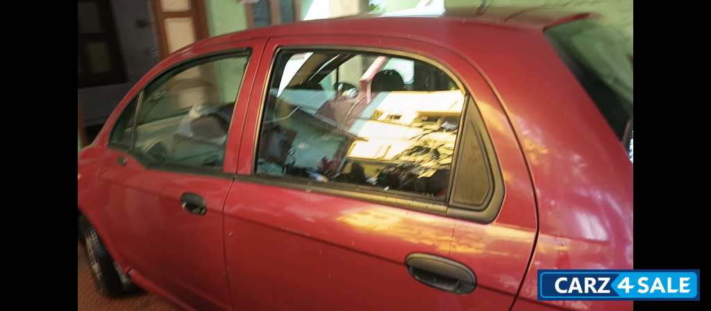 Red Chevrolet Spark 1.0 LT (O)