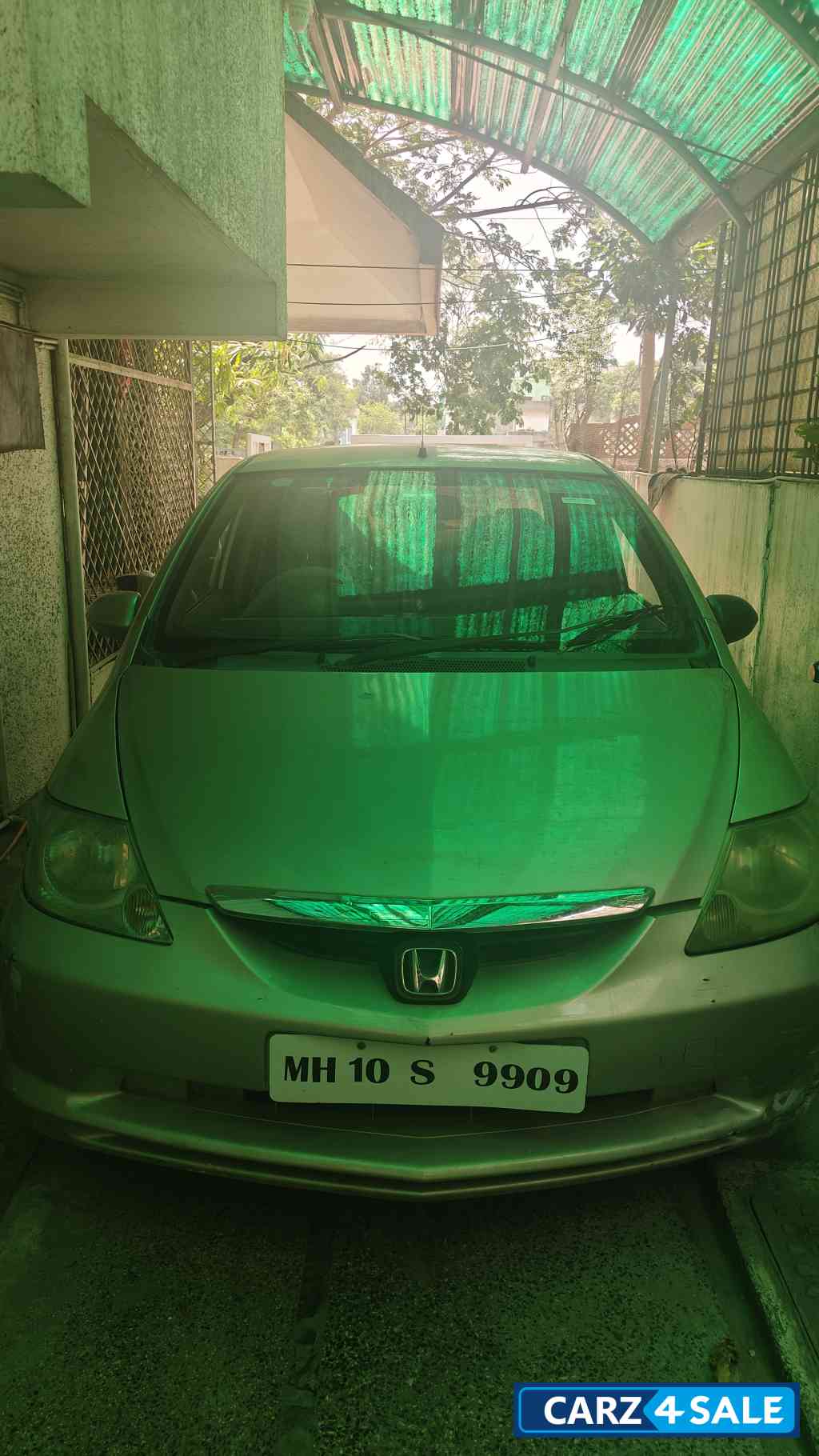 Golden Honda City GXI