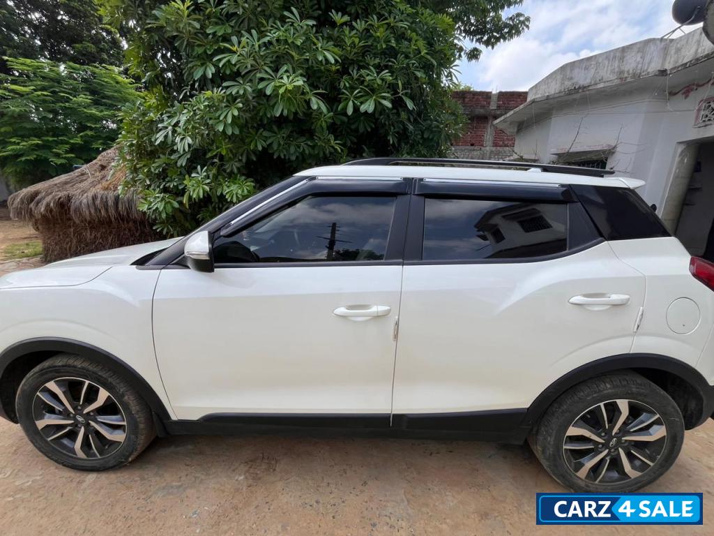 Mahindra XUV300 w8 (o) petrol