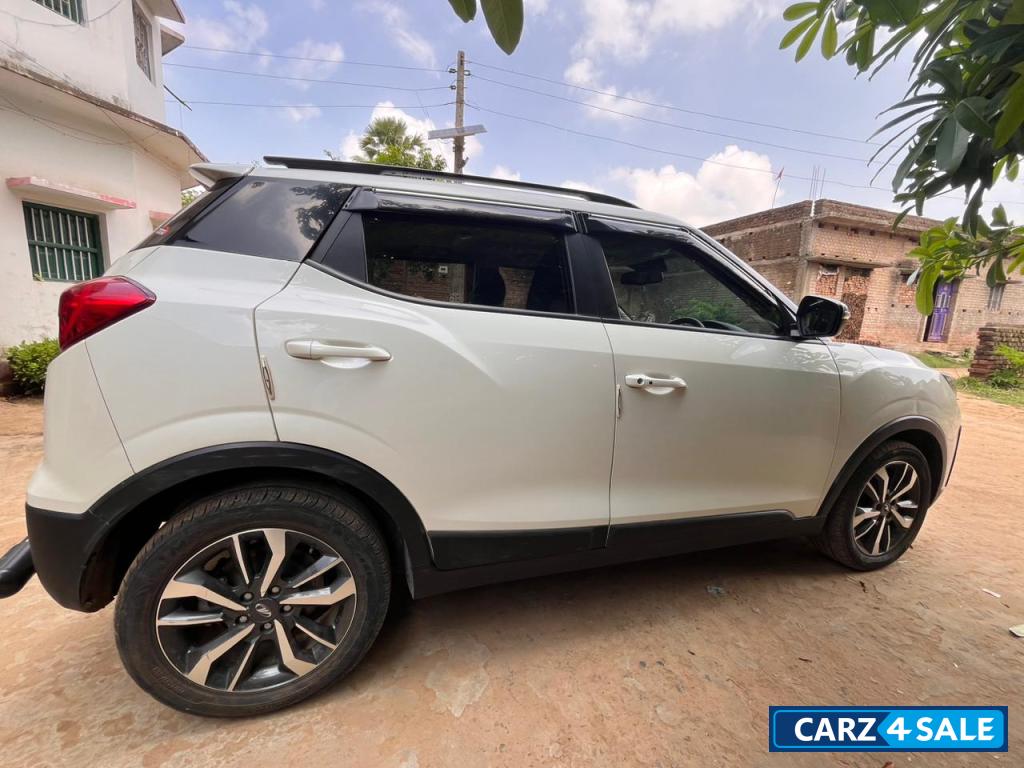 Mahindra XUV300 w8 (o) petrol