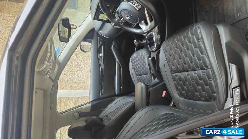 Black Kia Seltos Anniversary edition