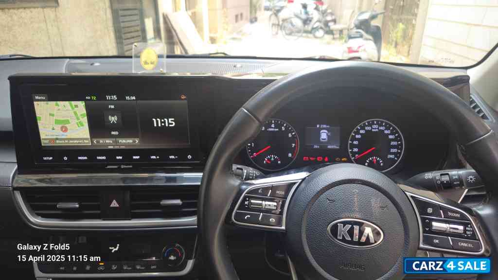 Black Kia Seltos Anniversary edition