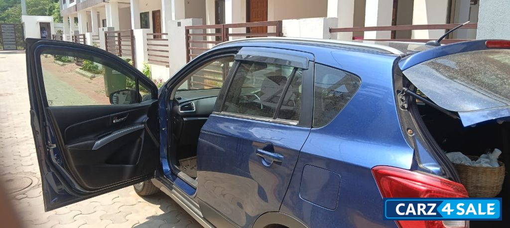 Maruti Suzuki S-Cross Smart hybrid alpha