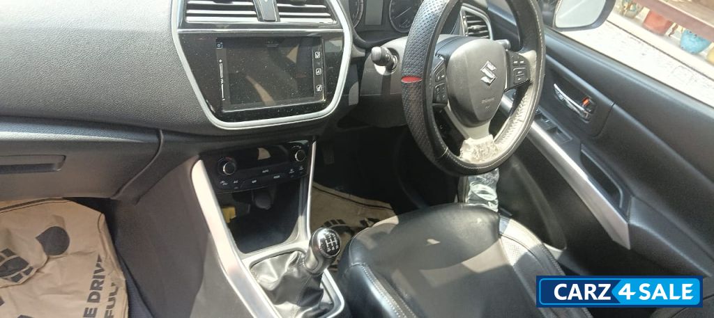 Maruti Suzuki S-Cross Smart hybrid alpha