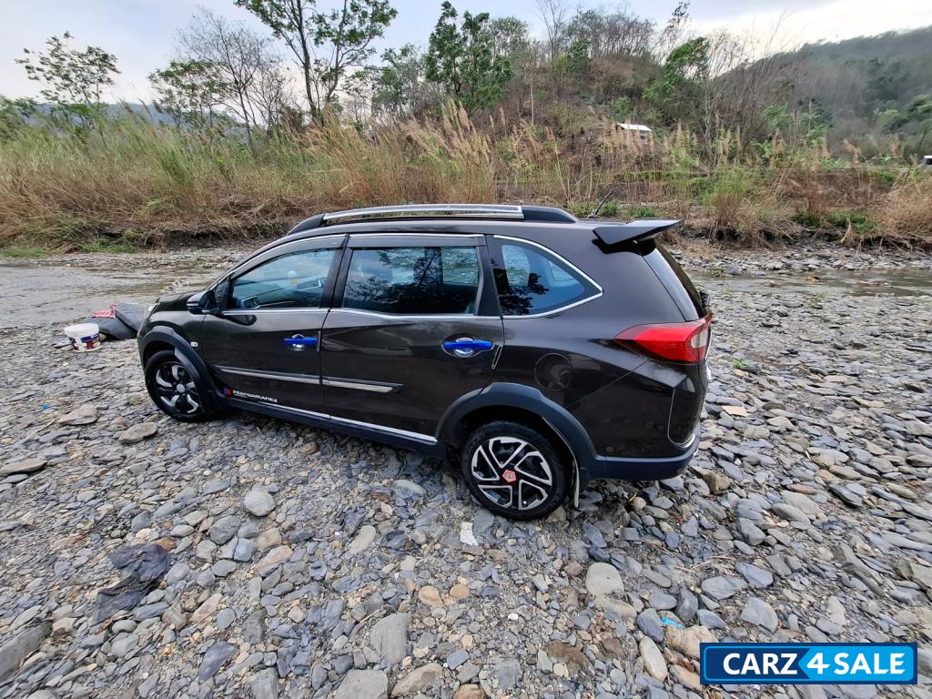 Golden Brown Honda BR-V BR-V 1.5 S MT