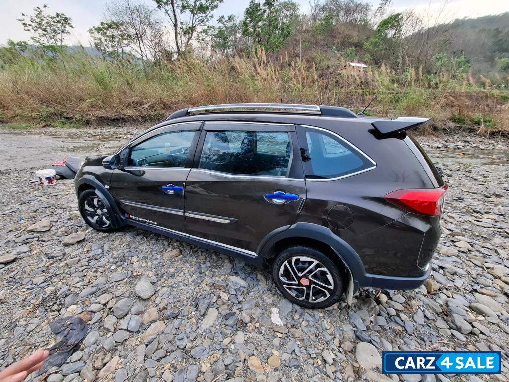 Golden Brown Honda BR-V BR-V 1.5 S MT