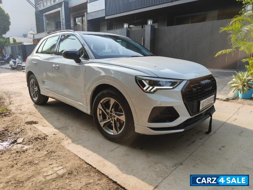 White Audi Q3 2024 Tecnology bold edition White Audi Q3 2024 Tecnology bold edition