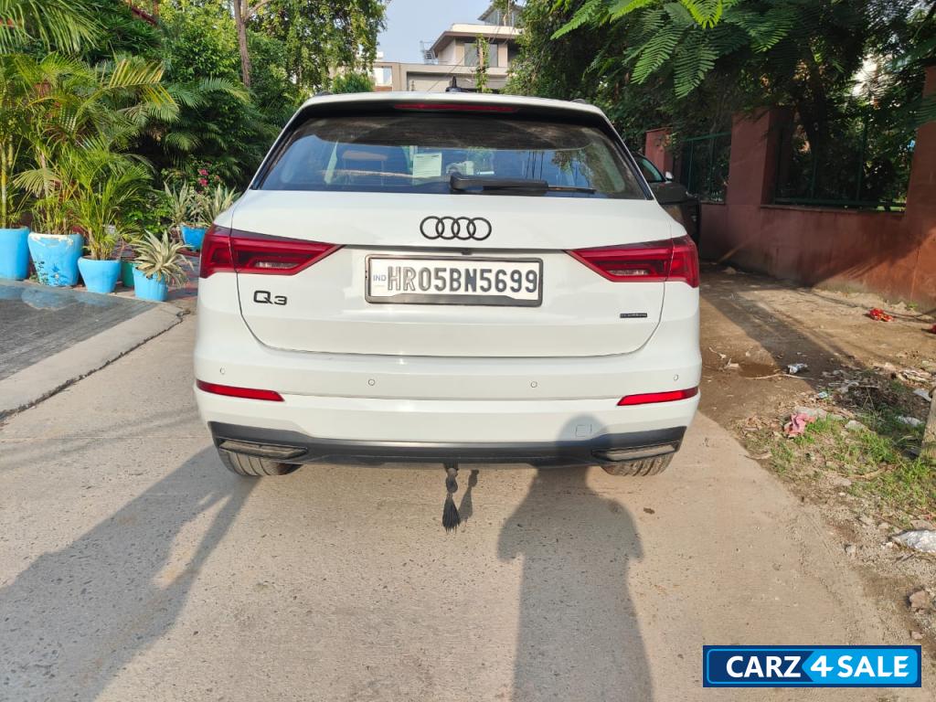 White Audi Q3 2024 Tecnology bold edition White Audi Q3 2024 Tecnology bold edition