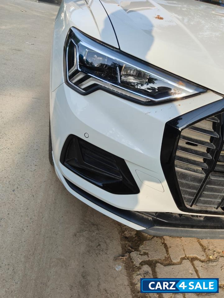 White Audi Q3 2024 Tecnology bold edition White Audi Q3 2024 Tecnology bold edition