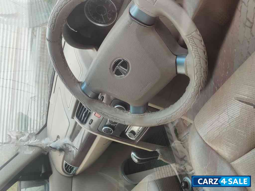 Tata Safari VX 2.2 (4×2)