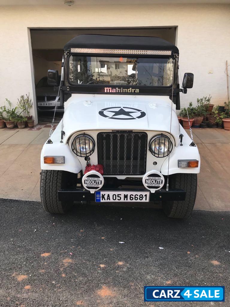 White Mahindra Jeep MM 540