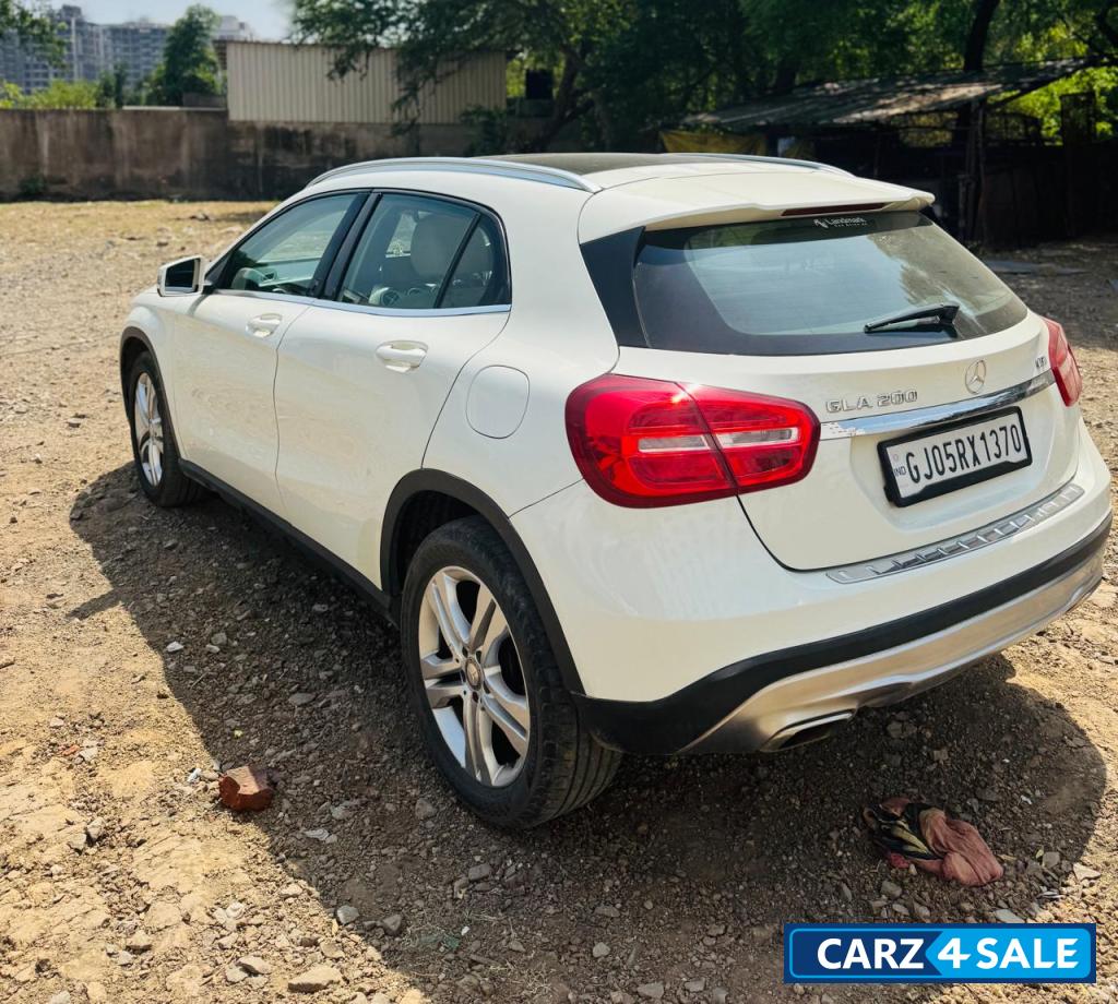 Mercedes-Benz GLA 200