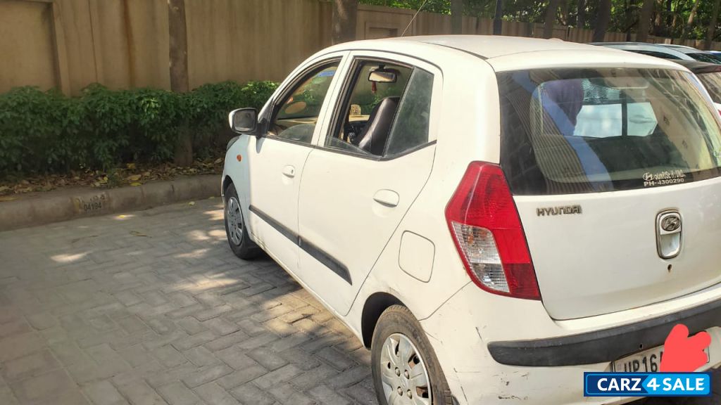 White Hyundai i10 Magna 1.2 White Hyundai i10 Magna 1.2