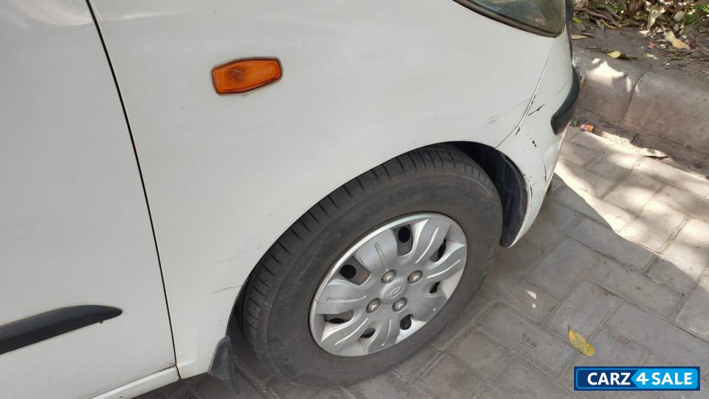 White Hyundai i10 Magna 1.2 White Hyundai i10 Magna 1.2