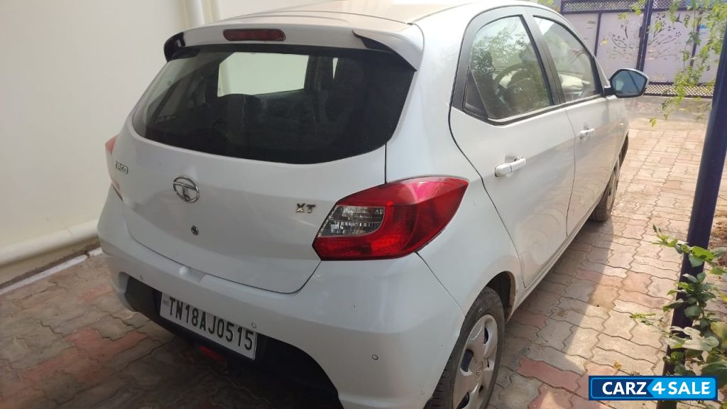 White Tata Tiago XT White Tata Tiago XT