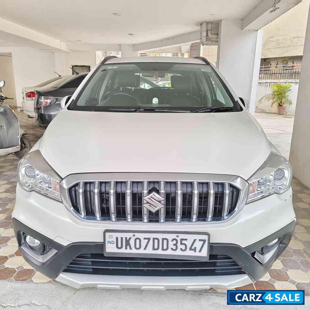 White Maruti Suzuki S-Cross Zeta