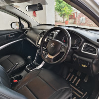 White Maruti Suzuki S-Cross Zeta