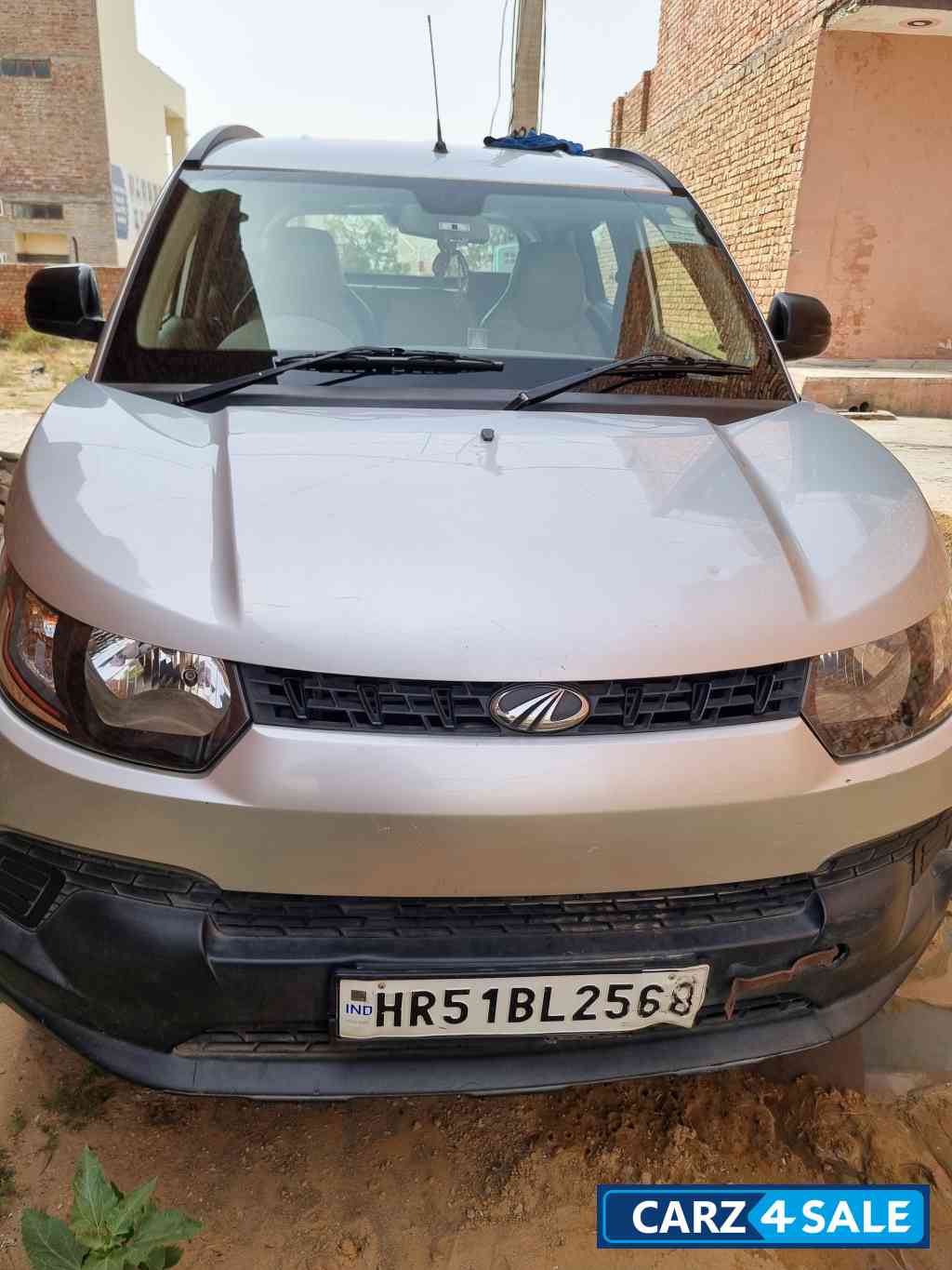 Mahindra KUV100 6 seater