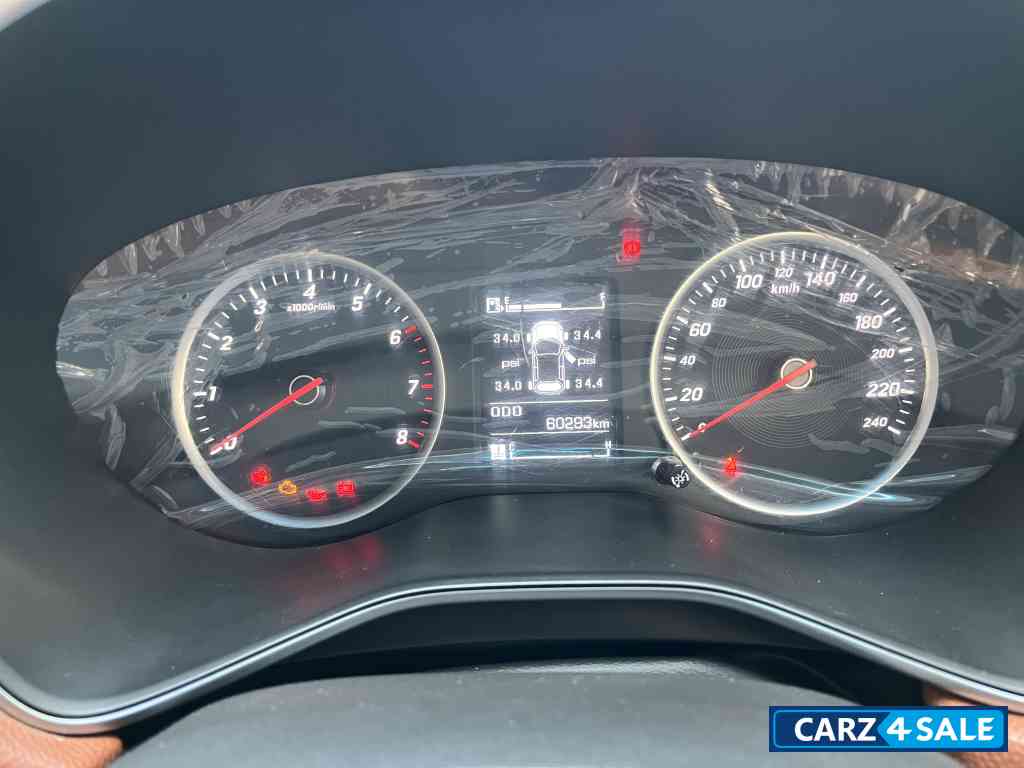 Bargandi Red MG Hector Plus Select BS6 Bargandi Red MG Hector Plus Select BS6