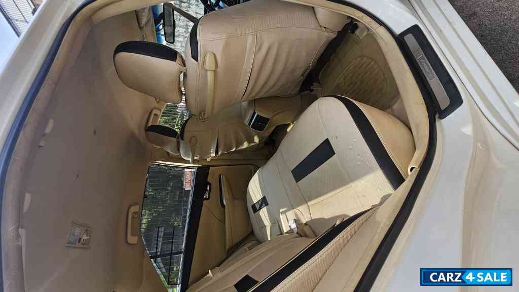 Toyota Camry Hybrid 2017