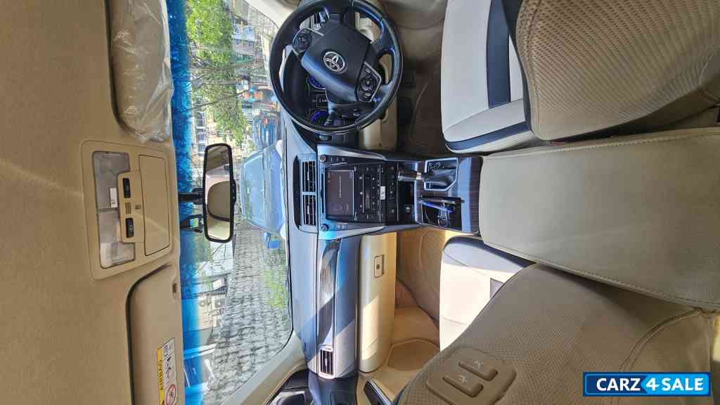 Toyota Camry Hybrid 2017