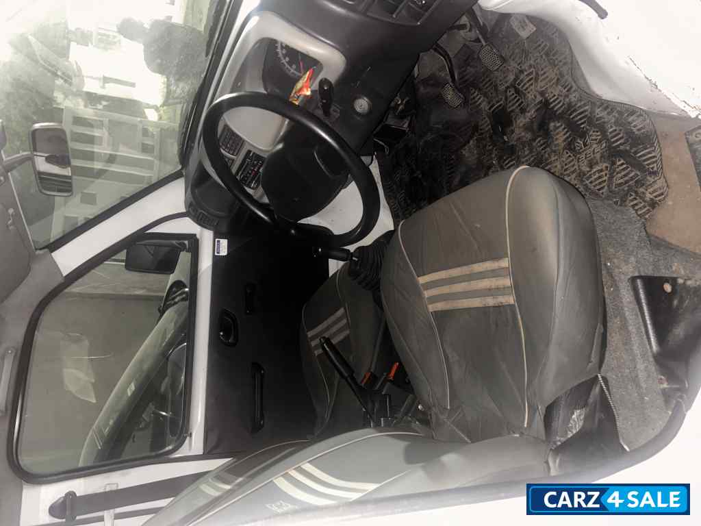 White Maruti Suzuki Eeco Commercial Van White Maruti Suzuki Eeco Commercial Van