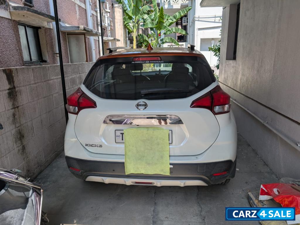 Nissan Kicks XV Premium Option Dual Tone
