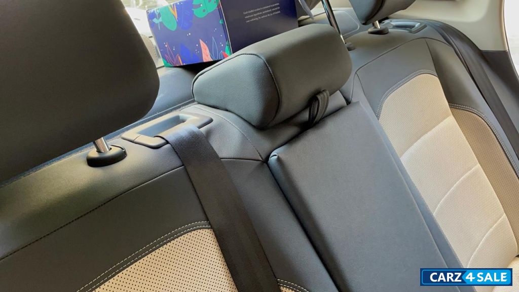 Volkswagen Virtus 1.0 TSI TOPLINE AT Volkswagen Virtus 1.0 TSI TOPLINE AT