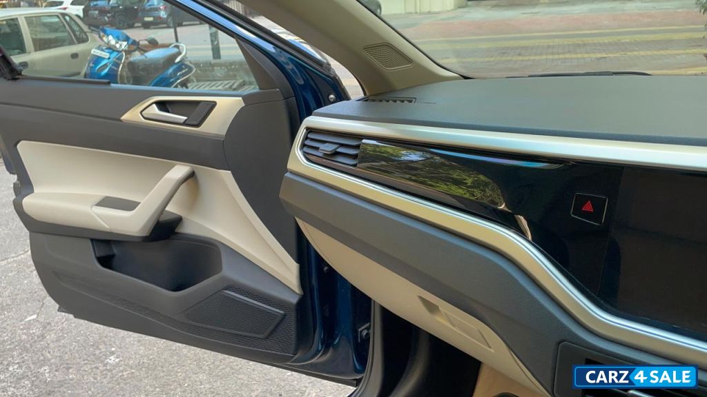 Volkswagen Virtus 1.0 TSI TOPLINE AT Volkswagen Virtus 1.0 TSI TOPLINE AT