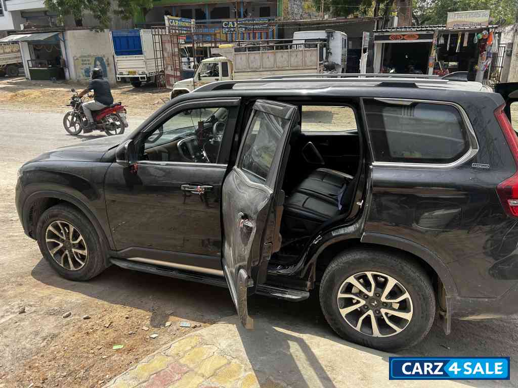 Mahindra  Scorpio n z8L 4WD AT 7str