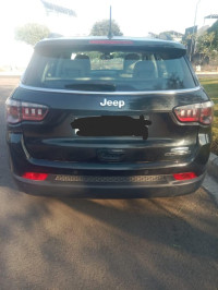 Black Jeep Compass longitude2.0