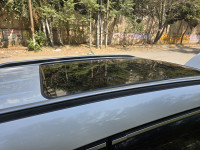 Everest White Mahindra XUV700 AX7 L AT AWD DIESEL