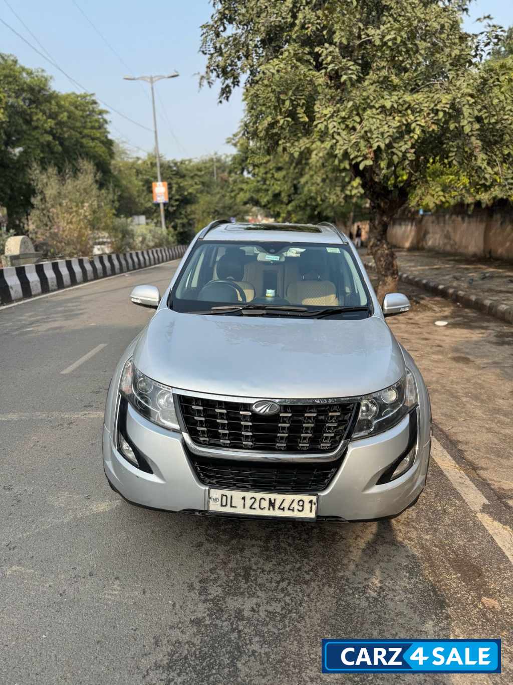 Mahindra XUV 500 W-9 at