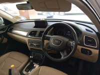 White Audi Q3 35 TDI QUATTRO
