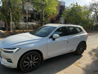 White Volvo XC60 D5 INSCRIPTION