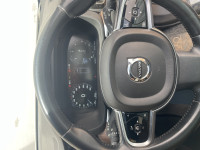 White Volvo XC60 D5 INSCRIPTION