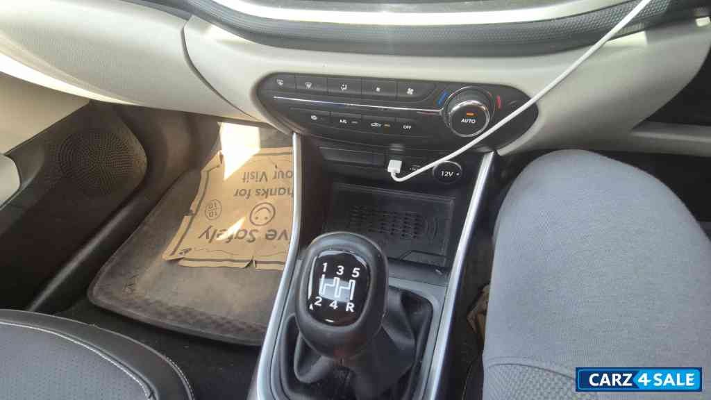 Tata Altroz XZ Plus OS