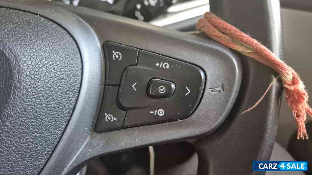 Tata Altroz XZ Plus OS