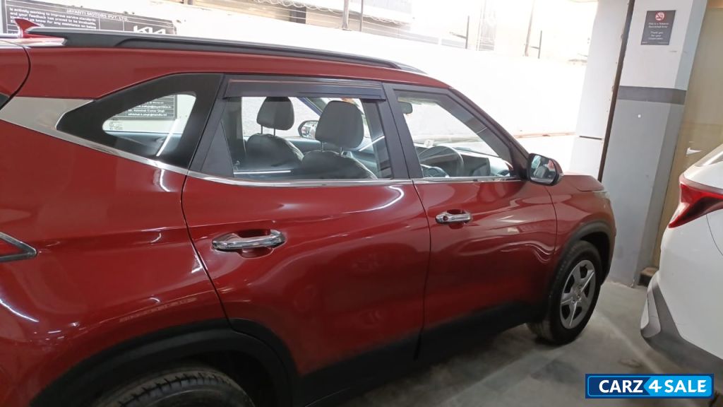 Intense Red Kia Seltos Htk