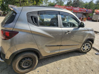 Mahindra KUV100 K4+
