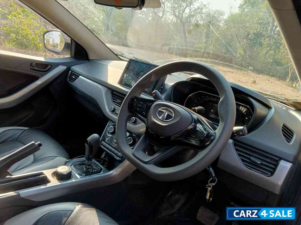 Tata Nexon XMA(S)