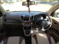 Gold Hyundai i10 Magna