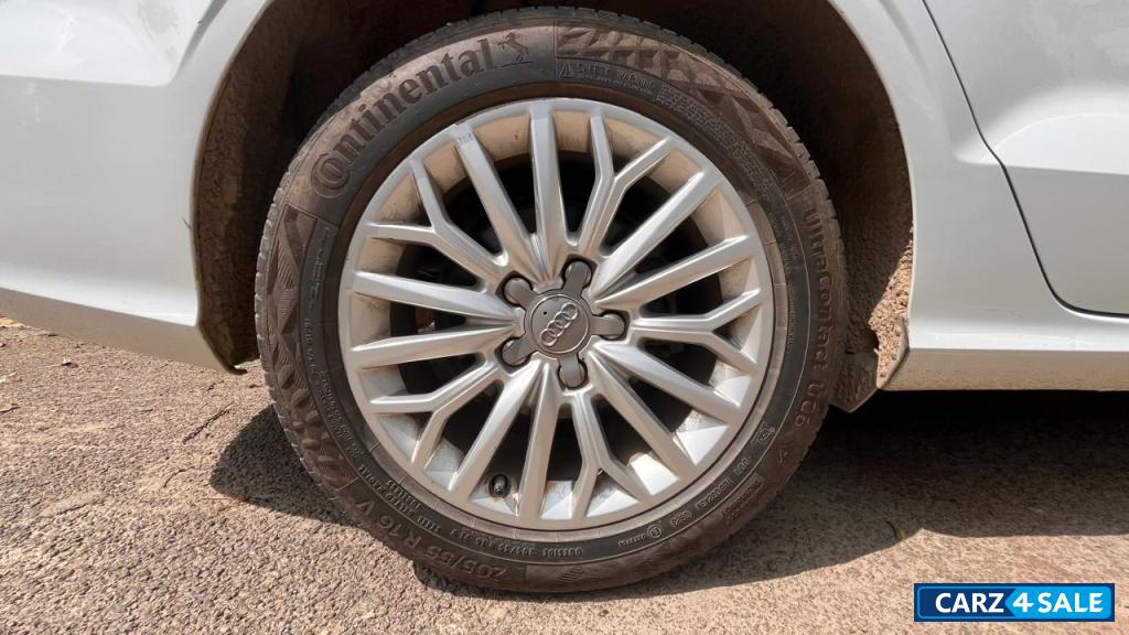 Audi A3 35 TDI Premius Plus + Sunroof